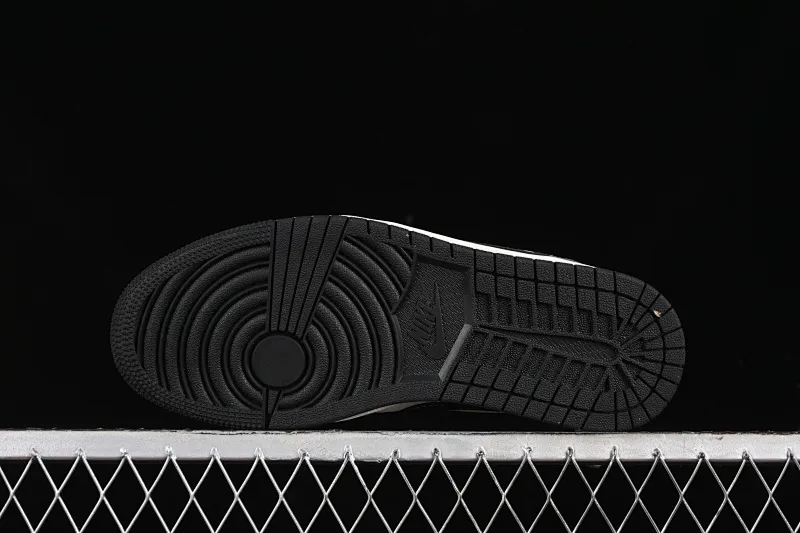 All categories Air Jordan Jordan series basketball shoes Air Jordan 1 Low High-end customized low-top sneakers Air Jordan 1 Low AJ1 Joe 1 Violent Bear joint-Black Velvet Pig Eight High-end customized low-top retro basketball shoes SJ9950-016